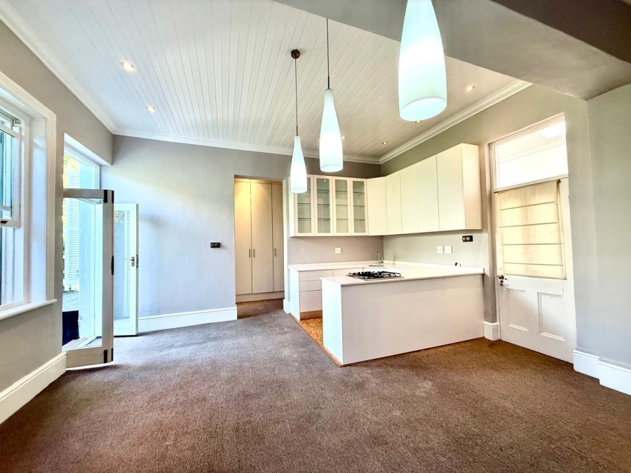To Let 2 Bedroom Property for Rent in Green Point Western Cape